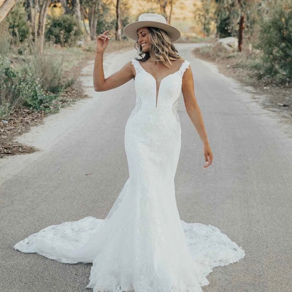 1338 Martina Liana BridalGown